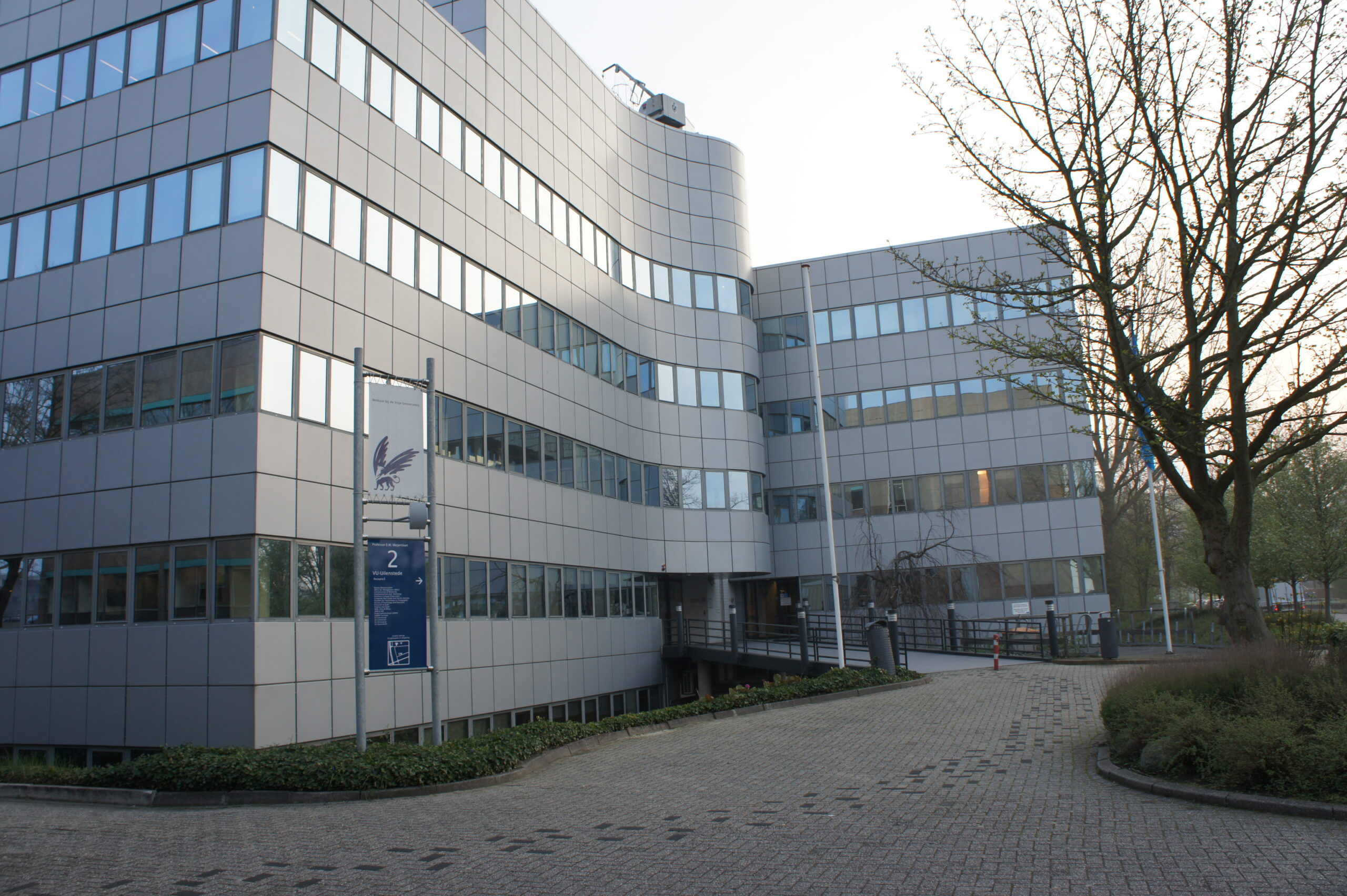 Representatief bedrijfsgebouw na onderhoud